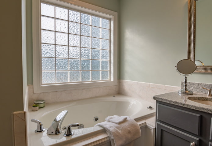 Pintura acrílica en el baño
