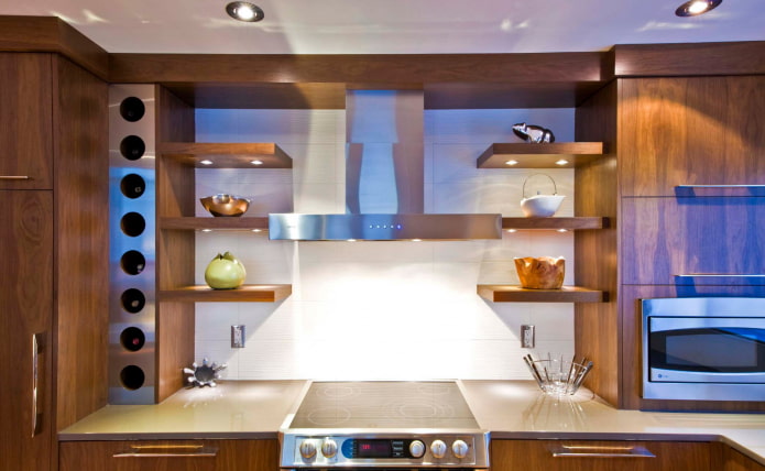 Estantes retroiluminados en la cocina