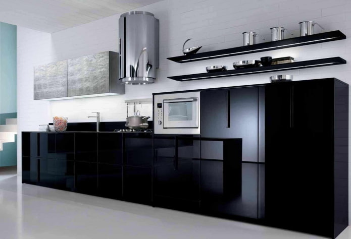 Estantes en el interior de la cocina de estilo high-tech