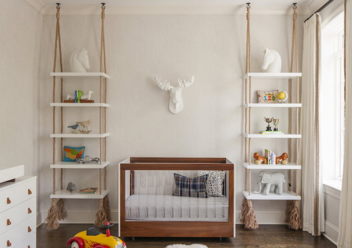diseño de estantería en el interior de una habitación infantil