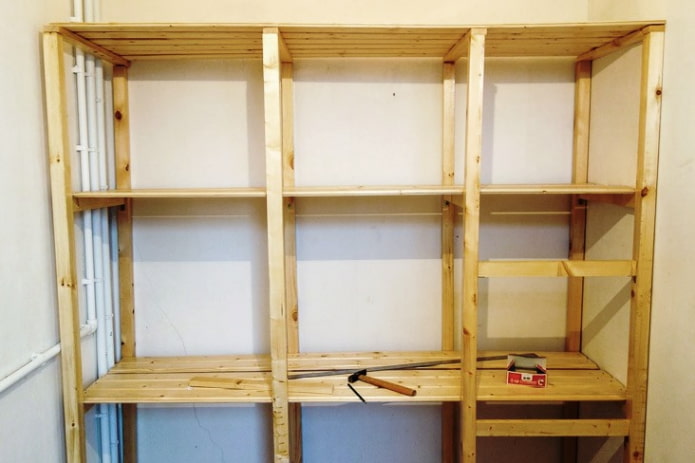 Estanterías de madera