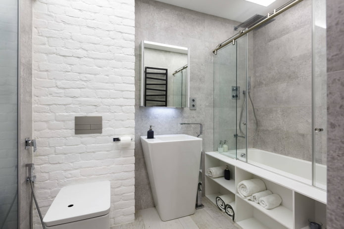 Estantes bajo la bañera