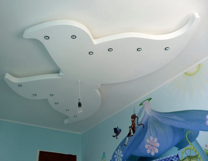 Construcción de yeso con forma de mariposa