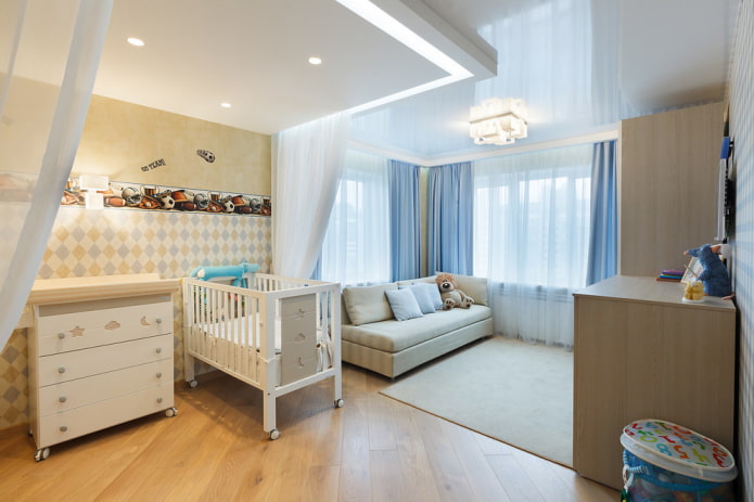 Estructura de techo blanca en la habitación infantil