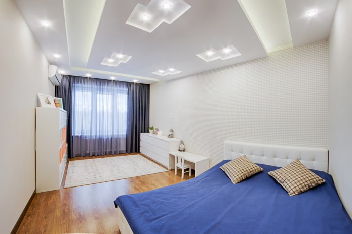 focos en el techo de la habitación infantil