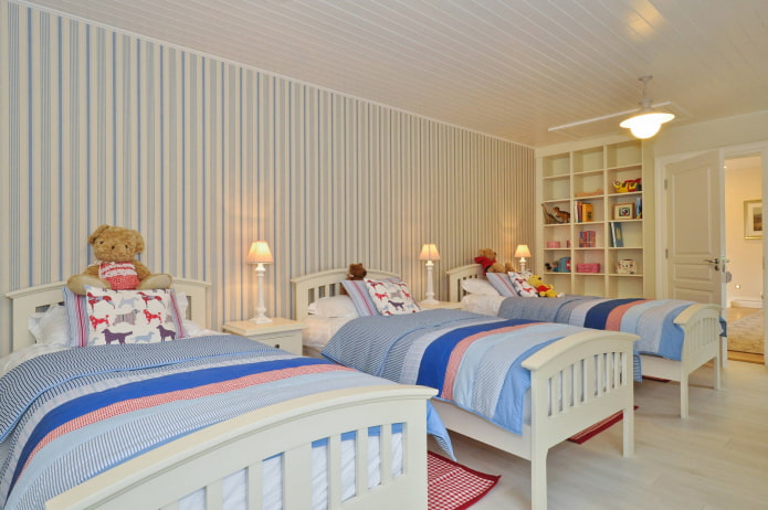 placas de plástico en el interior de la habitación infantil