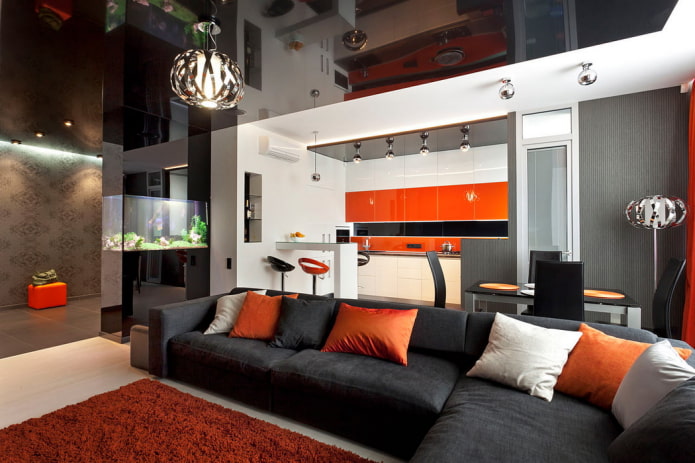Diseño de techo en el interior de la cocina-salón