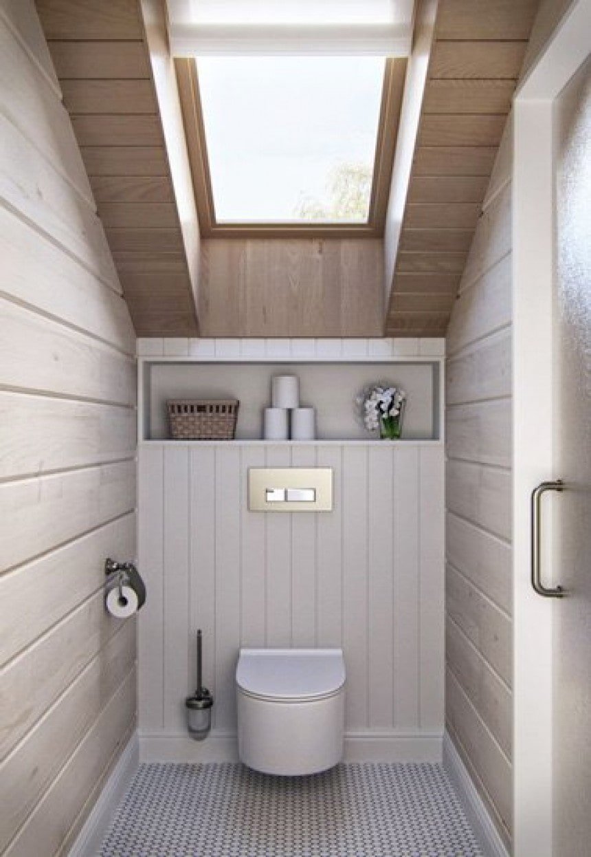 Techo del baño en el ático