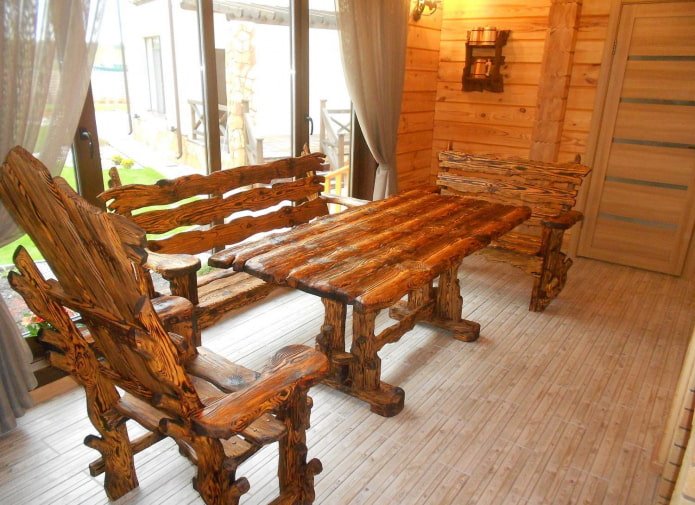 muebles de madera en el vestidor