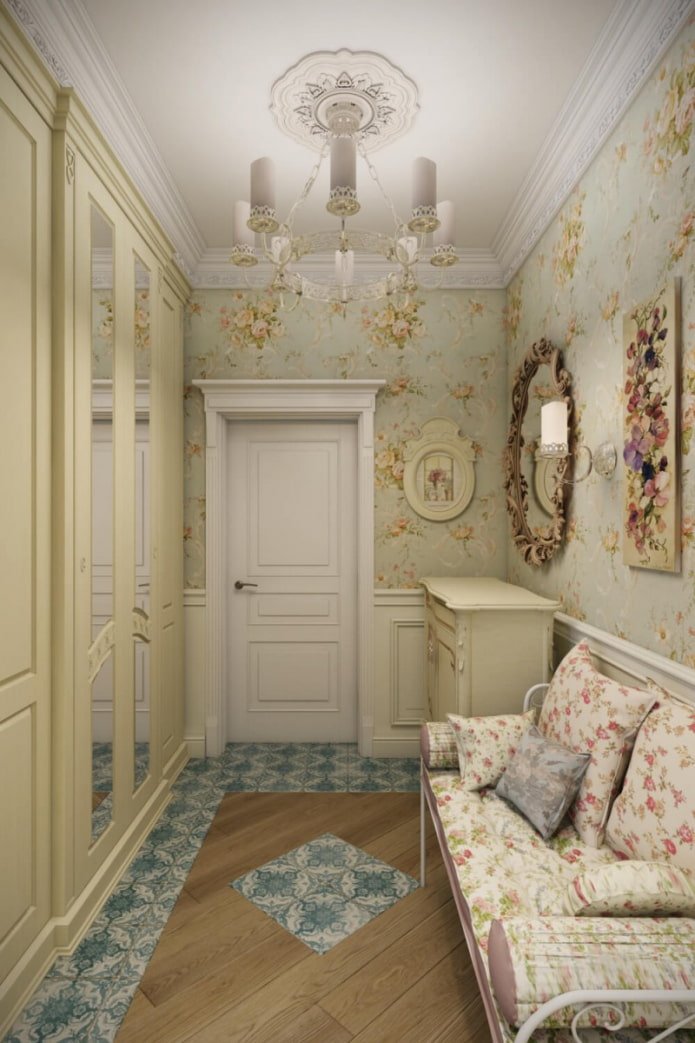 Interior del pasillo en estilo provenzal