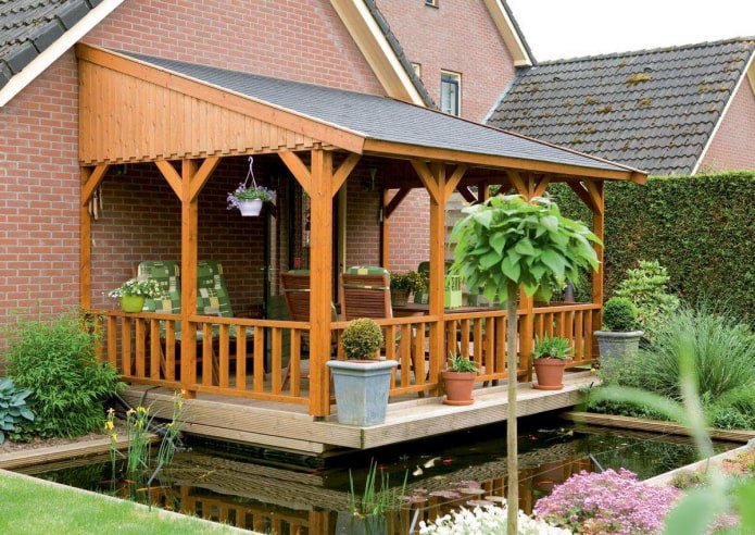 veranda de madera para la casa