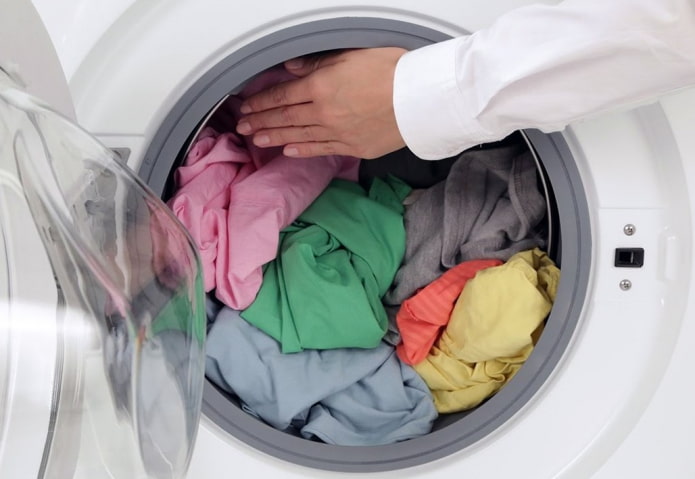 Carga correcta de la ropa en la lavadora