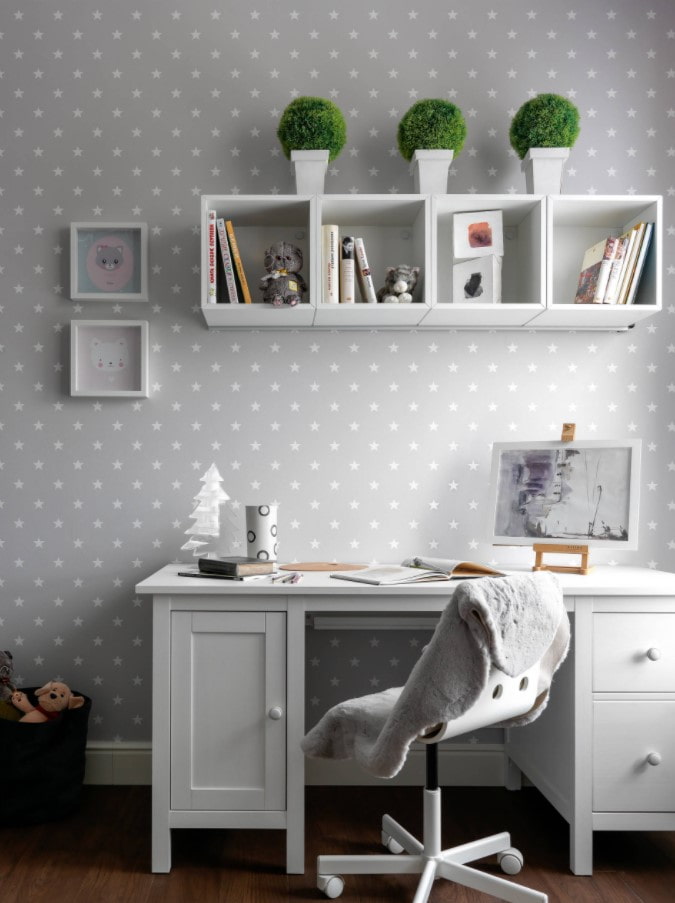 habitación infantil clara para un escolar