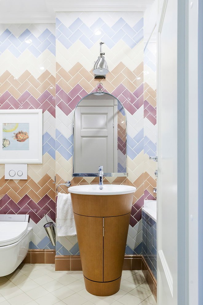 disposición de azulejos en espiga en el baño