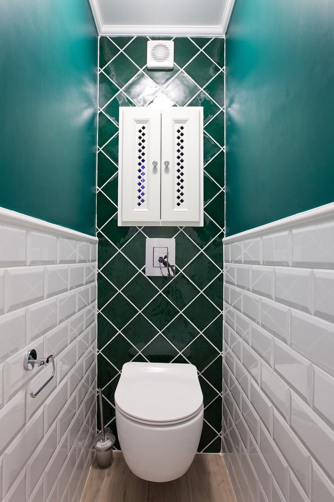disposición de los azulejos en el interior del inodoro