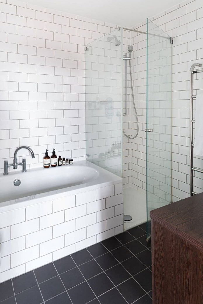 disposición de azulejos en el interior del baño