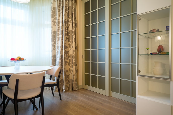 Puertas correderas con insertos en el interior
