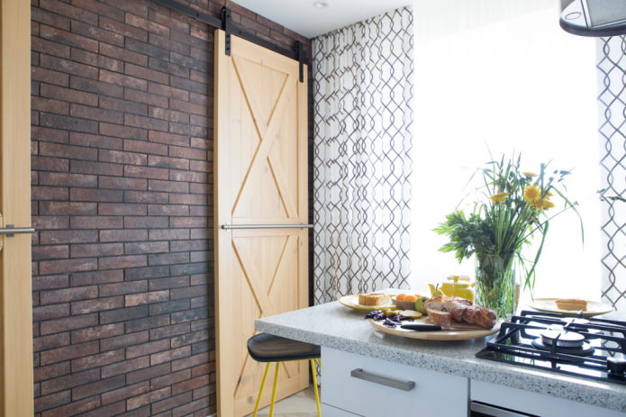 Paneles de puertas correderas en la cocina