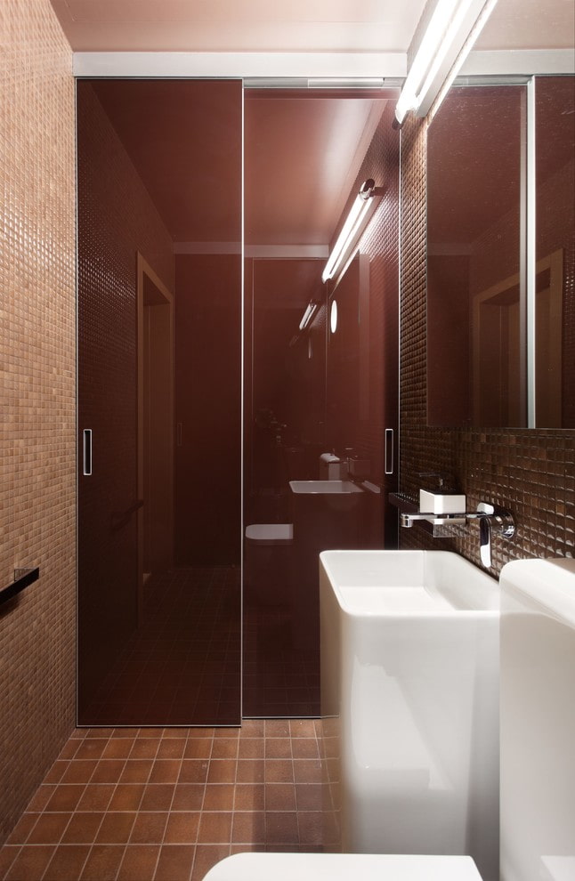 paneles correderos en el baño