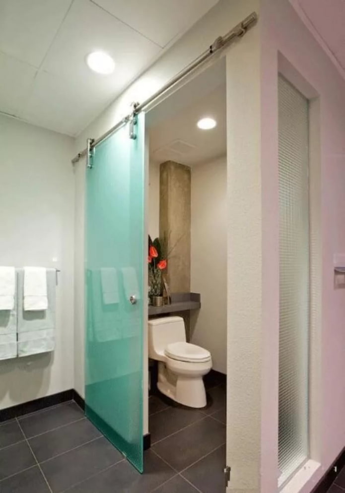 paneles correderos en el baño
