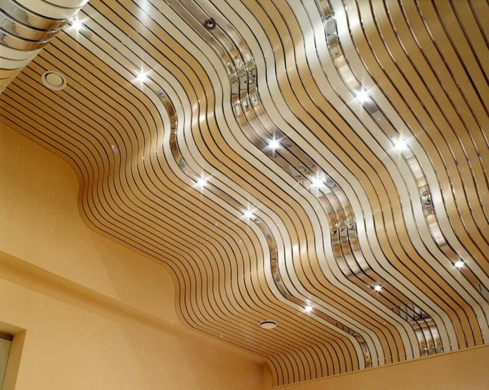curved slatted suspension structure
