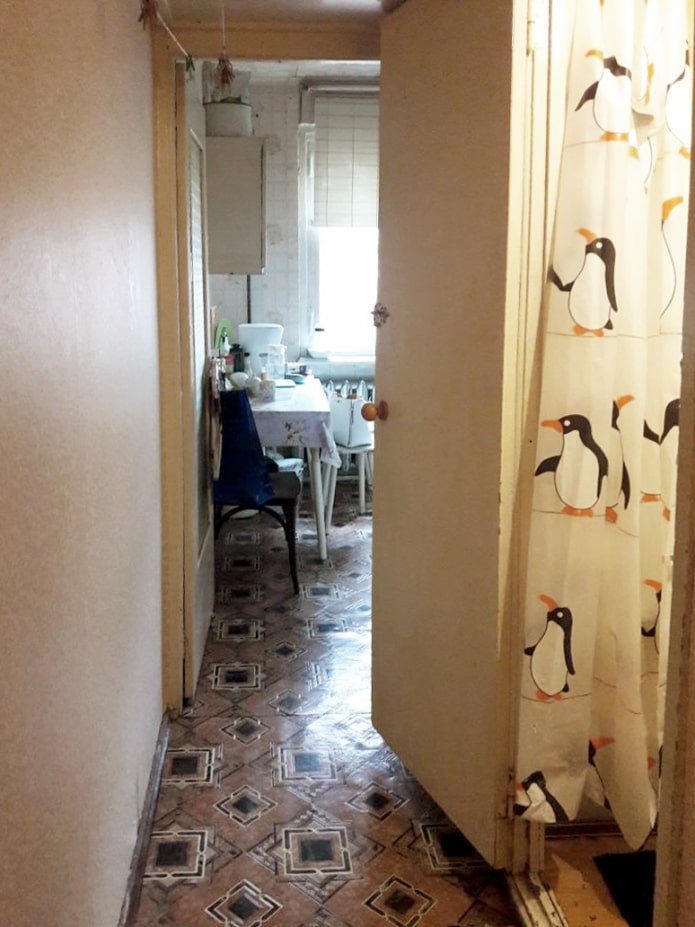 Pasillo en una casa Khrushchevka antes de la reforma