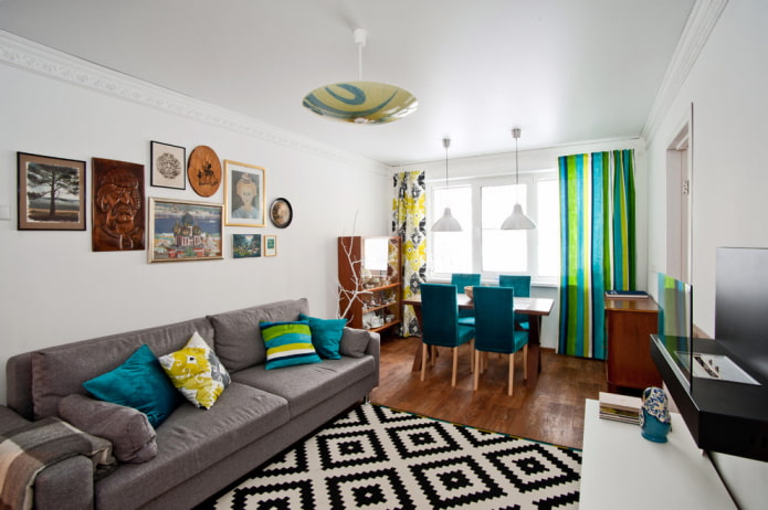 acabado del techo en un apartamento de Khrushchev