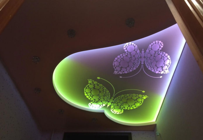 Lienzo tallado con iluminación de contorno