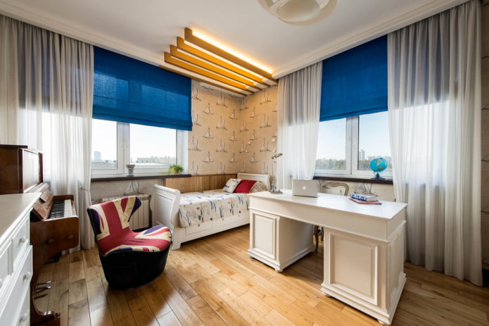 Persianas romanas con cortinas en la habitación infantil