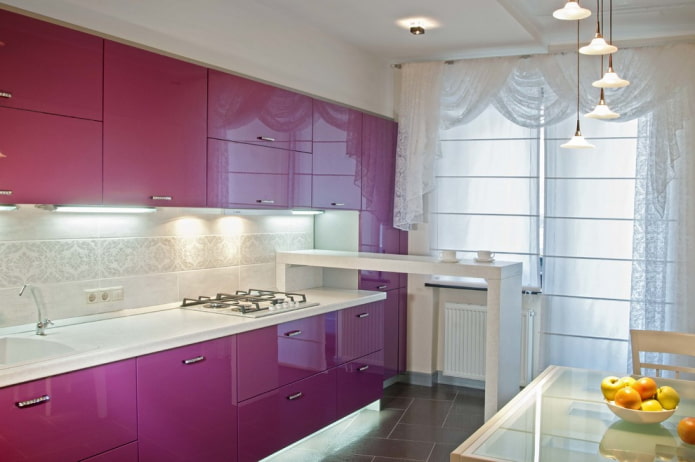Estores y cortinas romanas en la cocina