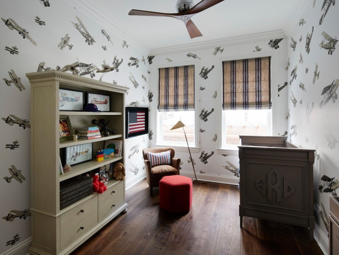cortinas romanas en la habitación de un niño