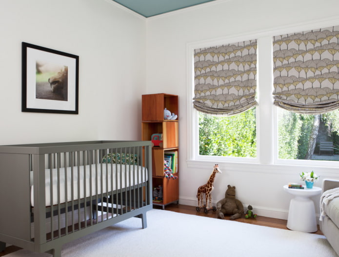 Persianas romanas estampadas para la habitación de los niños