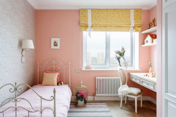 Persianas romanas con lazos en la habitación infantil