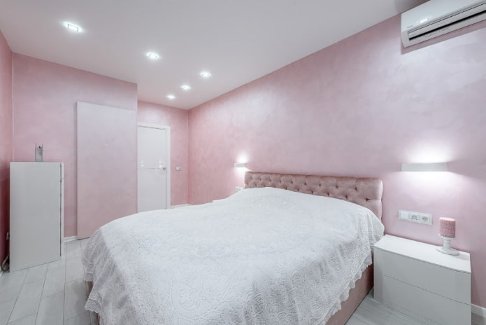 Decoración de dormitorio en tonos rosas