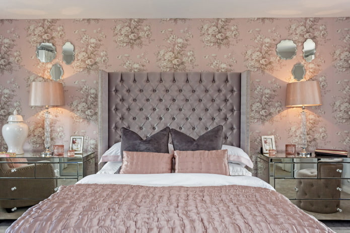 dormitorio rosa de estilo neoclásico