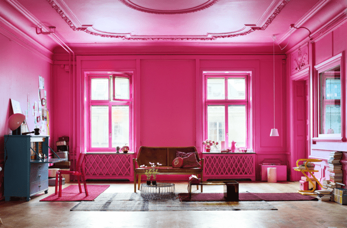 Estructura de techo rosa con estuco