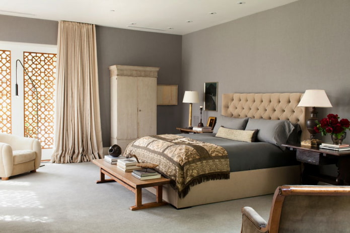 Combinación de gris y beige en el interior