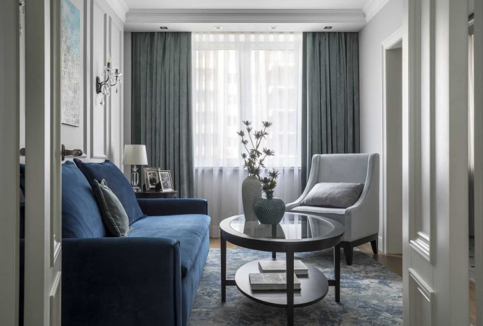 Combinación de gris y azul en el interior