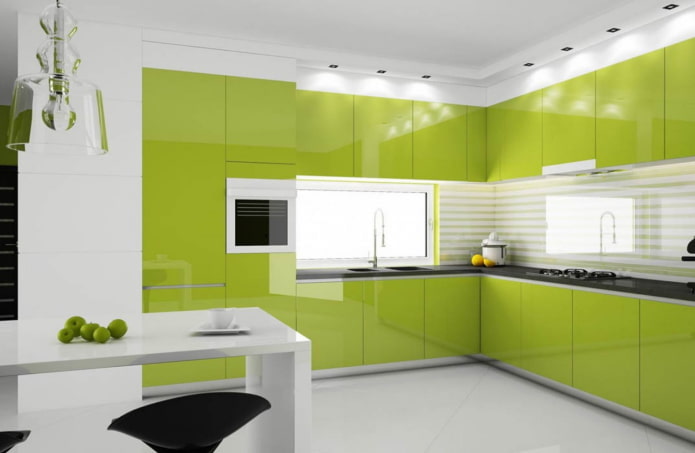 Interior de cocina en tonos blanco y verde claro