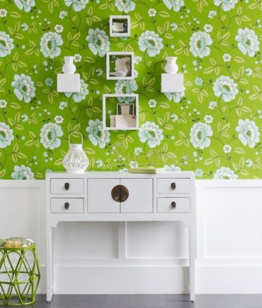 papel pintado verde ensalada con estampado floral
