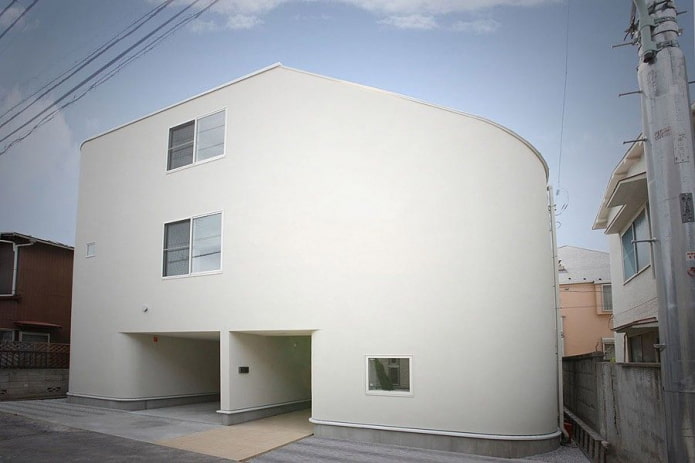 Casa japonesa con una vista deslizante desde el exterior