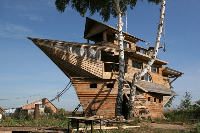 Una casa-nave de la región de Kemerovo