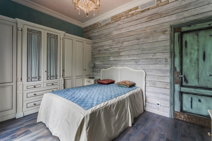 Puerta gris verde en el dormitorio