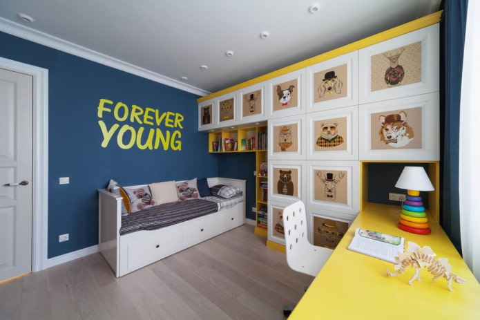 Armario en el interior de la habitación infantil