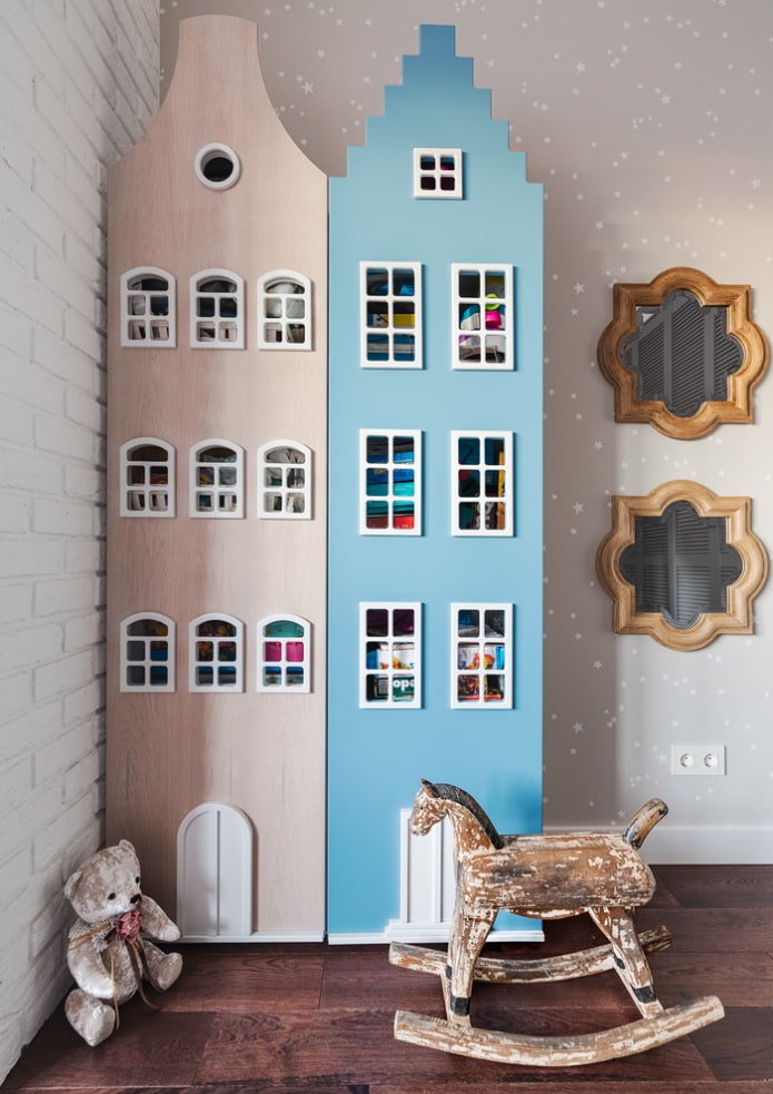 Armario en el interior de la habitación infantil