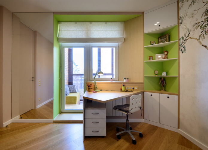 Armario esquinero en el interior de la habitación infantil