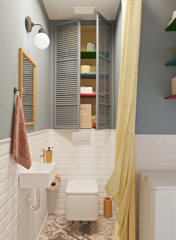 armario con puertas en el interior del baño