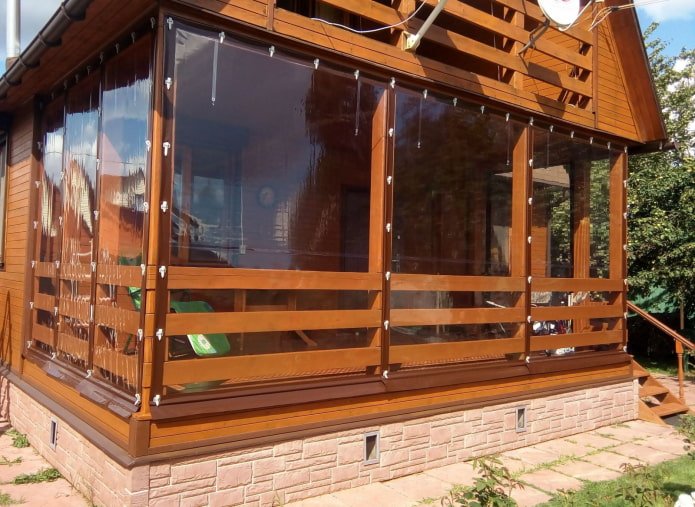 Láminas de plástico de PVC en la veranda