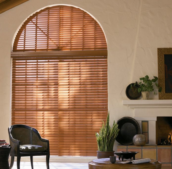 foto de cortinas para ventanas arqueadas: persianas plisadas