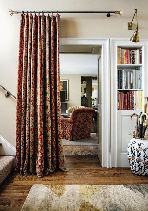 cortinas en la puerta del interior
